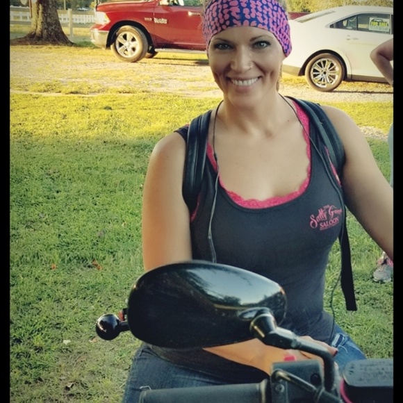 Meet your Posher, Taelor - Picture 2 of 2